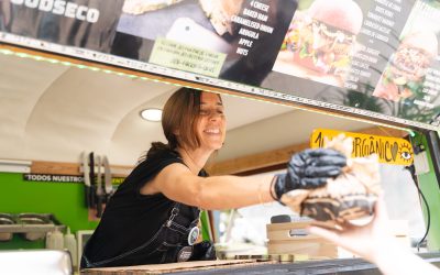 Estaciones gastronómicas interactivas para eventos de empresa: una experiencia única